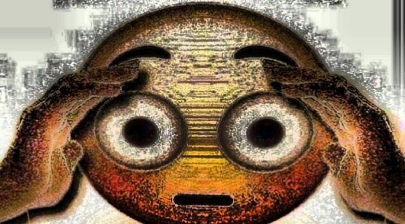 Удивлённый смайлик Мем с руками