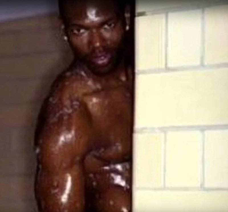 Потный негр