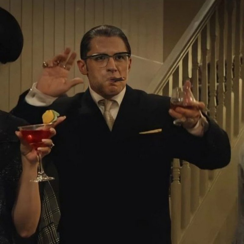 Мем с Томом Харди из фильма Легенда