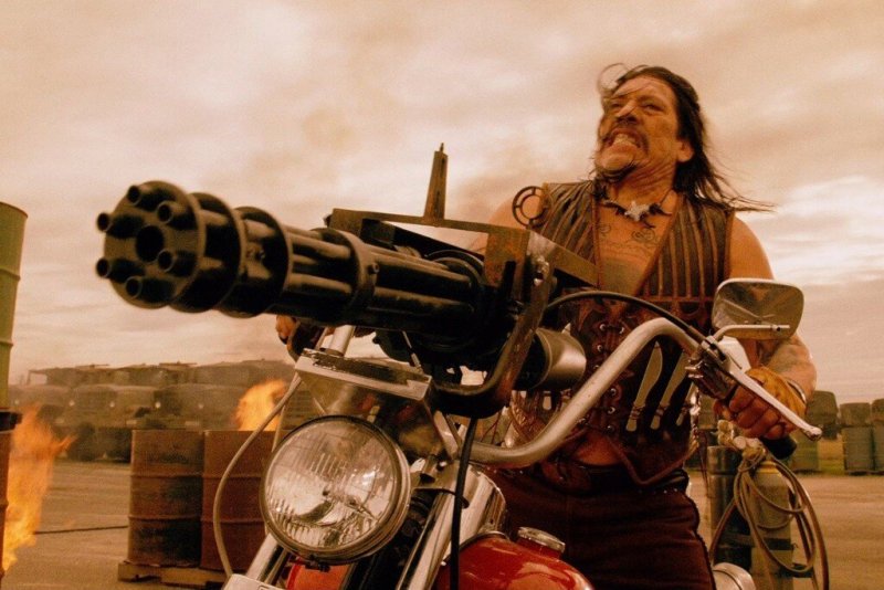 Дэнни Трехо мачете убивает