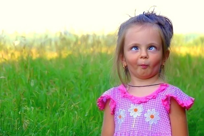 Смешная девочка