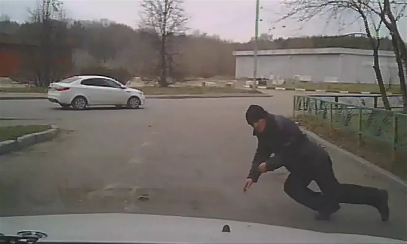 Автоподставы прыгают под машины