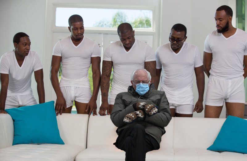 Макрон с неграми