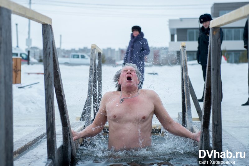Ныряние в прорубь смешное