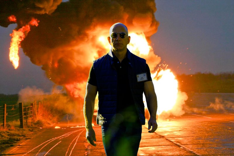 Парень на фоне взрыва