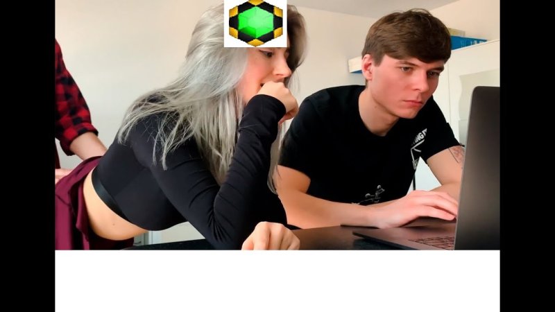 Ева Эльфи Мем