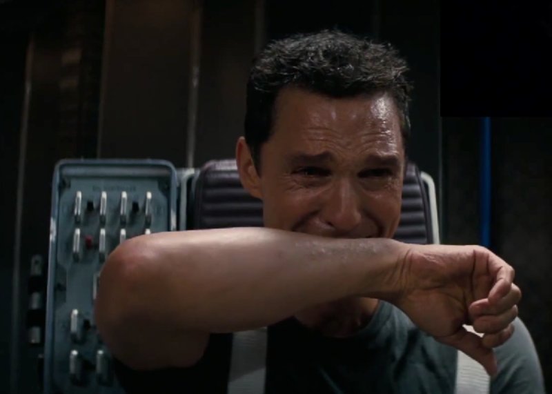 Мэттью Макконахи плачет