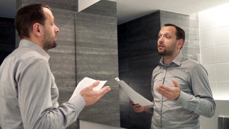 Оратор перед зеркалом