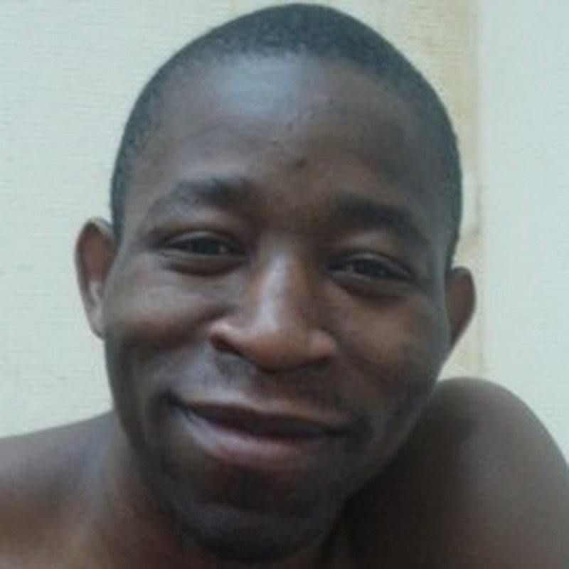 Здоровый негр