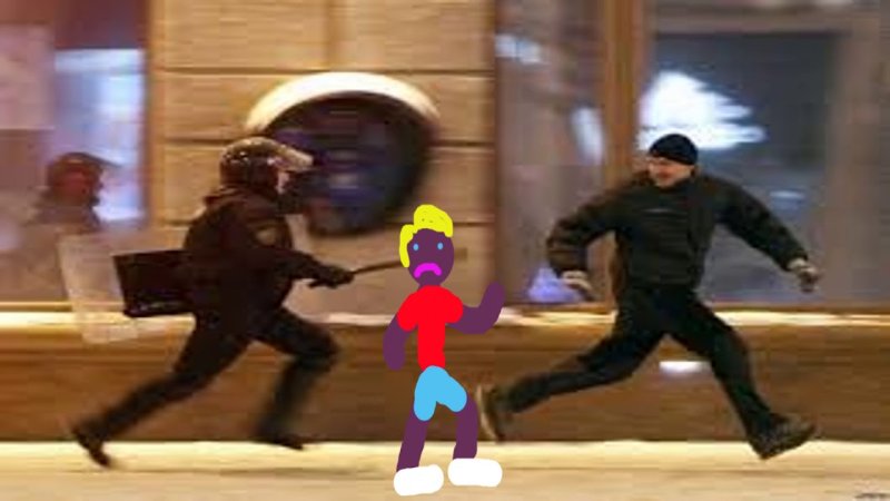 Полицейский бежит за человеком