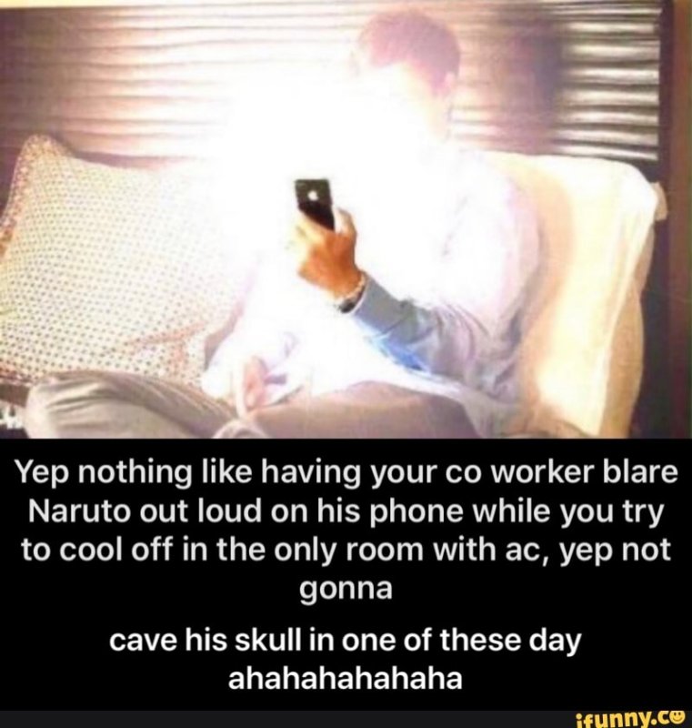 Экран светит в лицо Мем