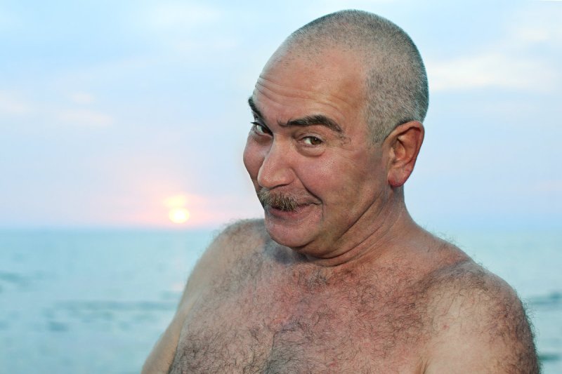 Лысый Усатый