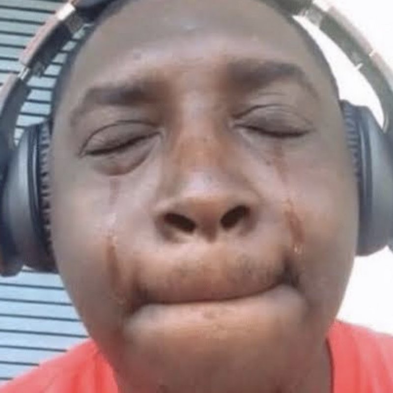 Нигер в наушниках