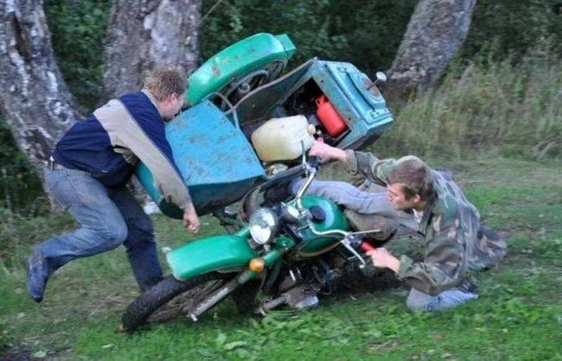 Мотоцикл в деревне