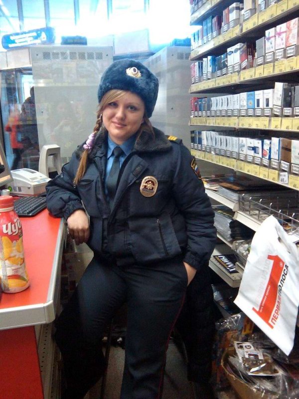 Девушка мент