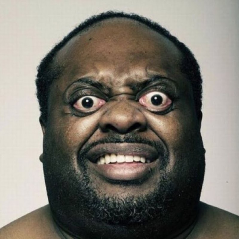 Негр в темноте