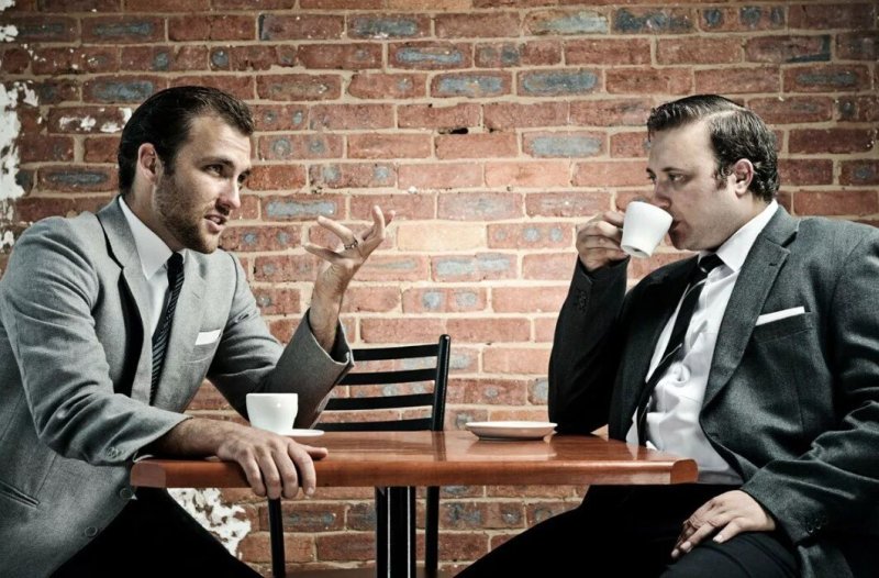 Беседа двух мужчин