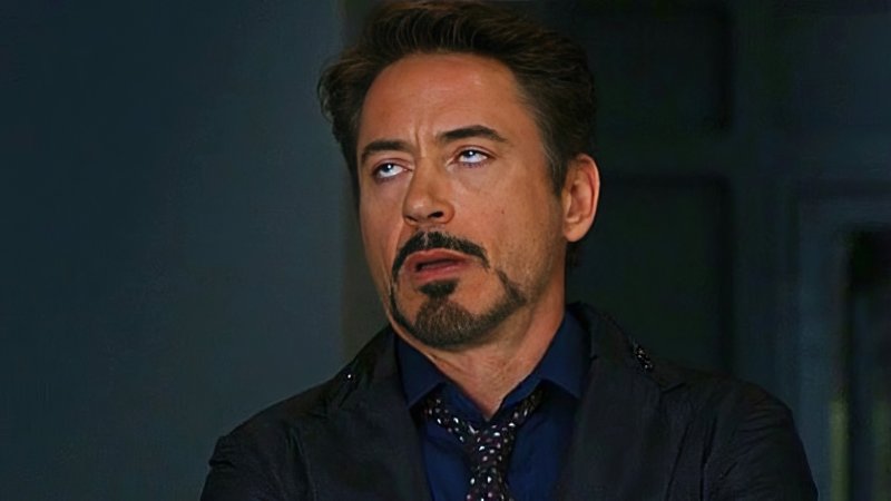 Роберт Дауни младший закатывает глаза