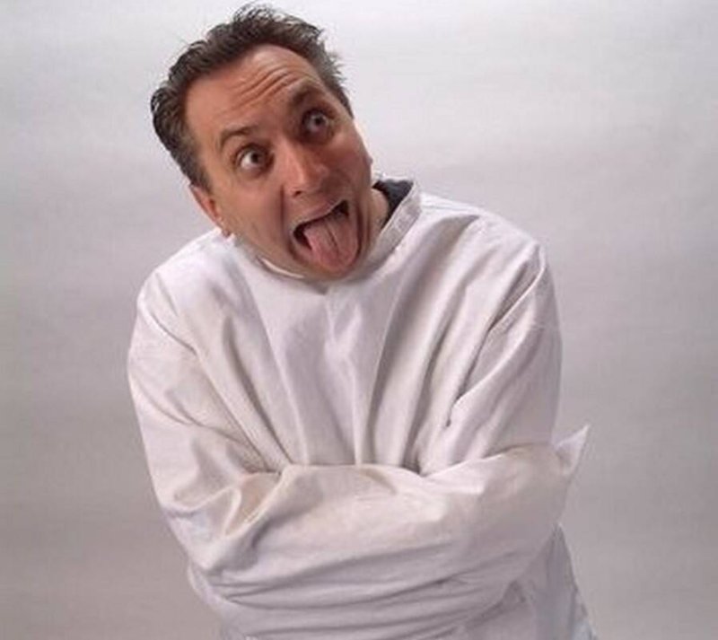 Иван Васильевич в смирительной рубашке