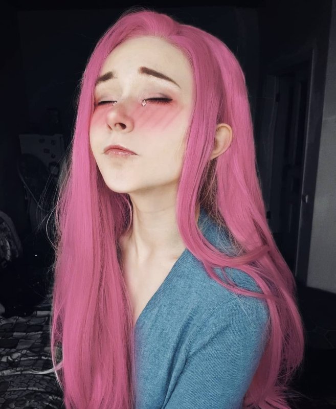 Фотосессия с розовыми волосами
