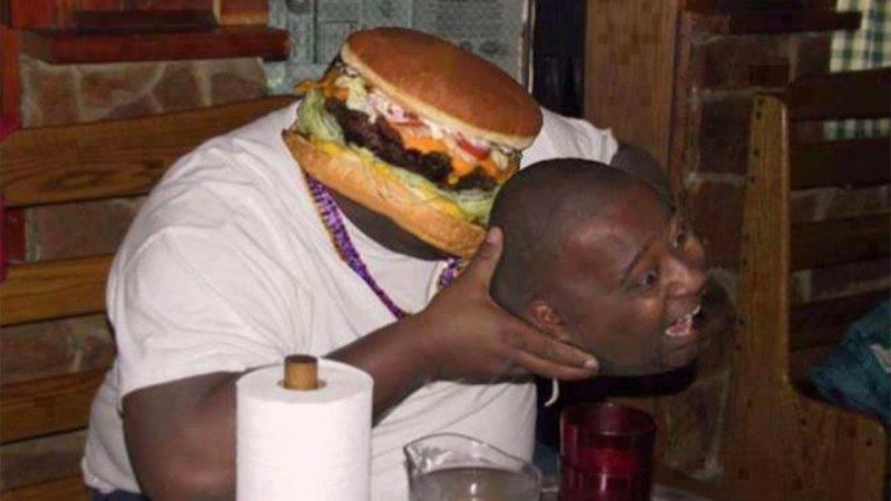 Негр с тортиком