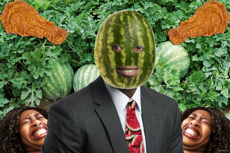 Чернокожий с арбузом на голове