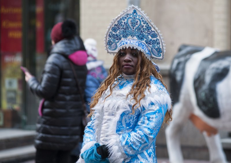 Темнокожая Снегурочка