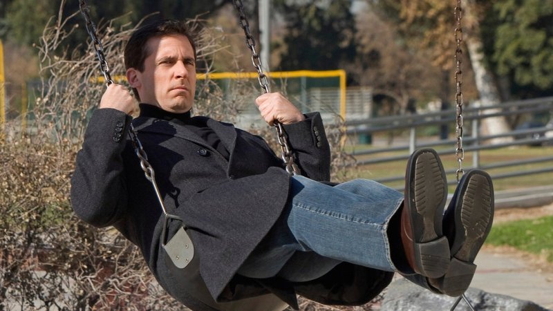 Майкл Скотт на качелях