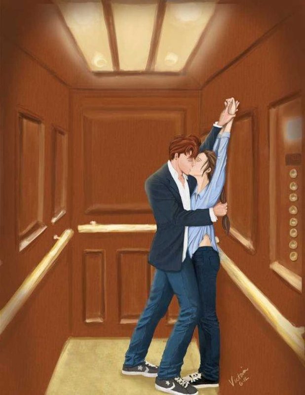 Человека прижали к стене