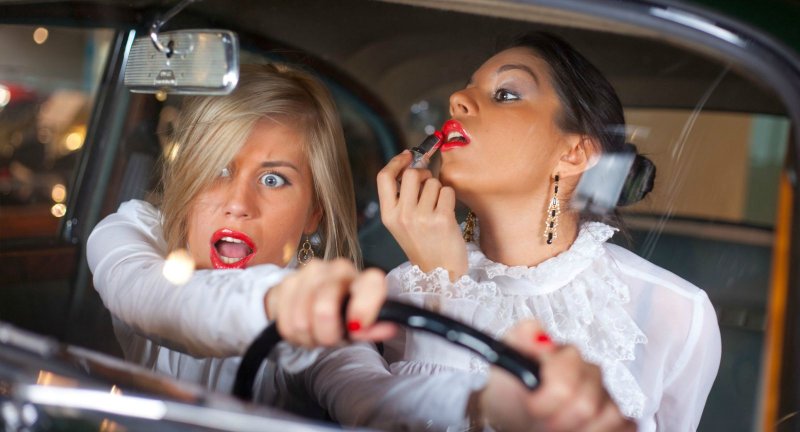 Женщина за рулем