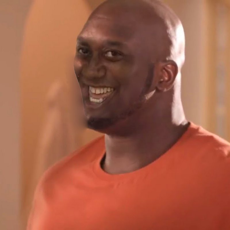 Чернокожий улыбается Мем