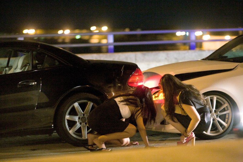 Девушка и машина приколы