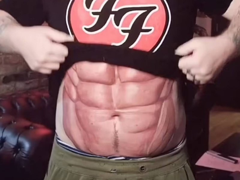 Тату кубики пресса на животе