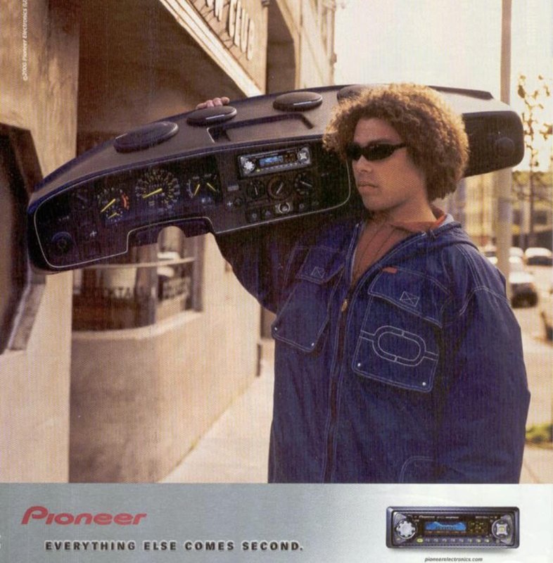 Парень с магнитофоном