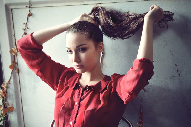 Девушка с хвостиком