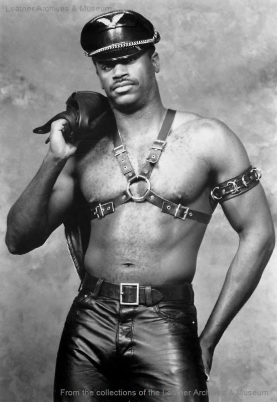 Чёрный Властелин в полный рост