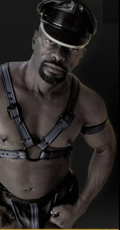 Бен Ганн черный Властелин в полный рост