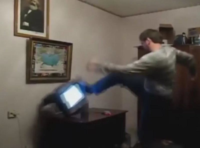 Выкинул комп в окно