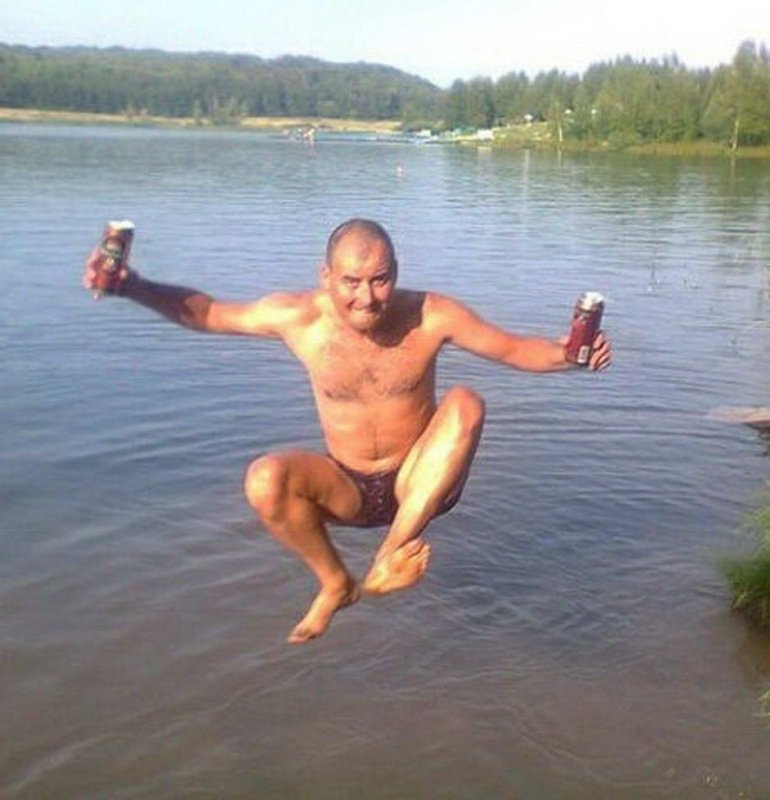 Мужики на озере