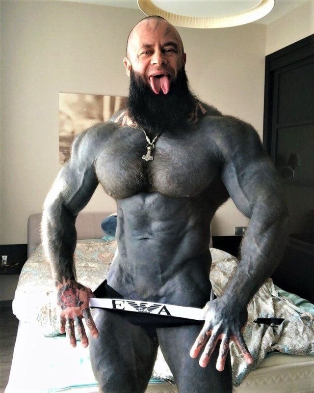 Качок с бородой