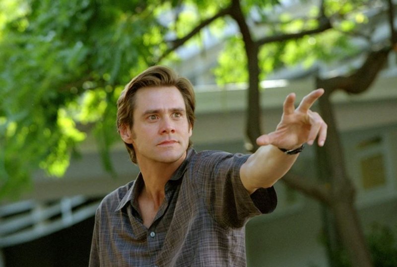 Джим Керри в фильме Брюс Всемогущий