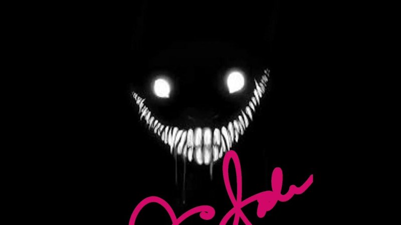 Страшная улыбка в темноте с глазами