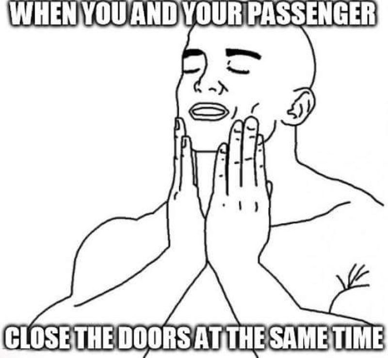 Мем руки на щеках