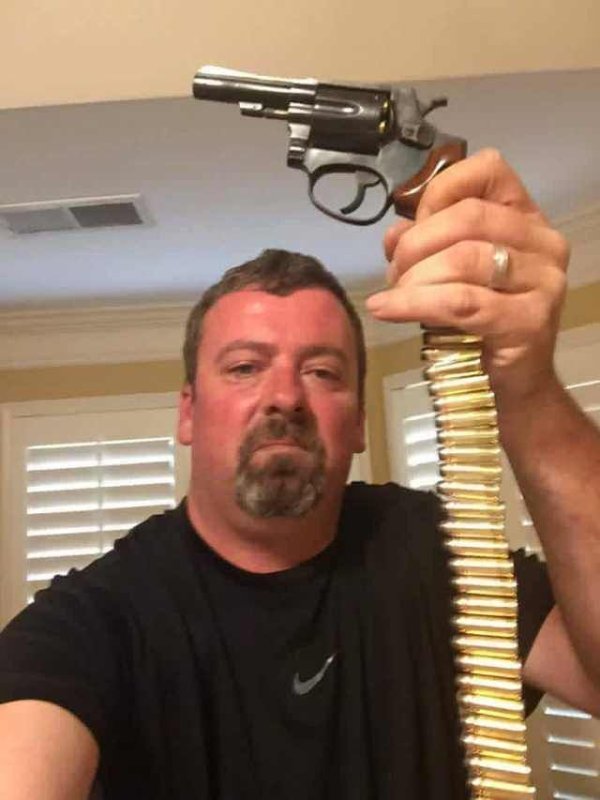 Пистолет прикол