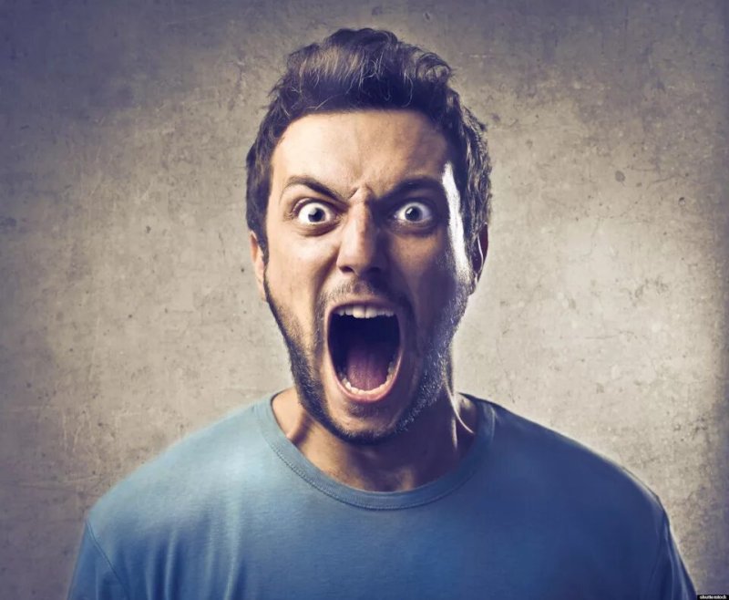 Чувак кричит