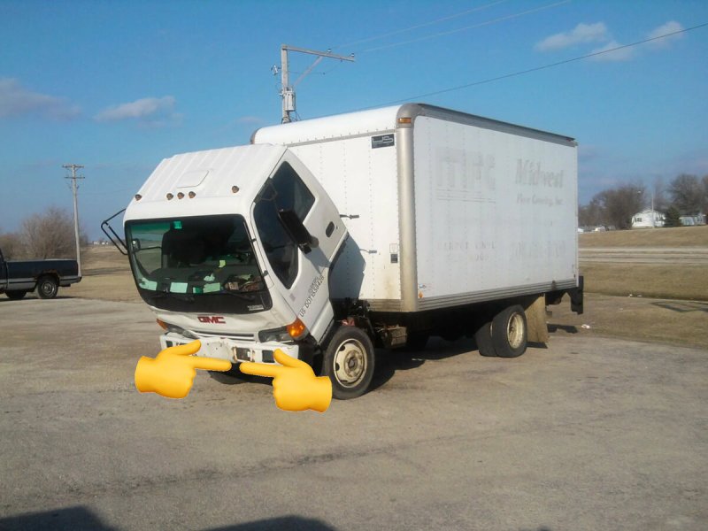 Фура стесняется