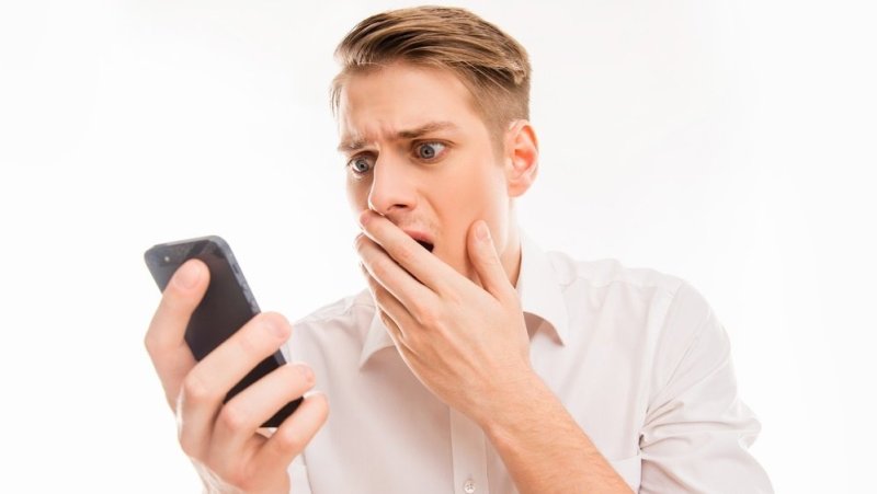 Мужчина с телефоном