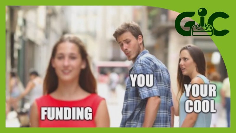 Парень оборачивается