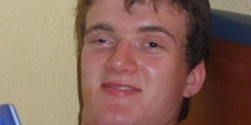 Накуренный парень