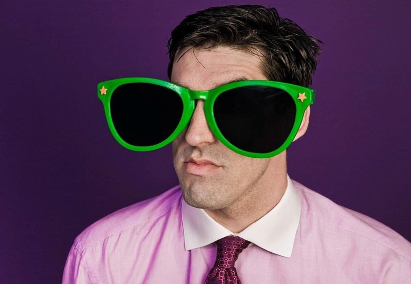 Чел в очках